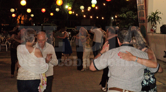 Concierto de tango y bailongo en la Sociedad Cosmopolita - El Día de Escobar