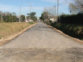 Una de las calles pavimentadas en El Matadero.