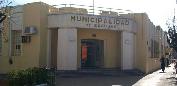 Los empleados despedidos del Municipio no descartan iniciar un plan de lucha.