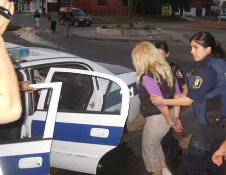 Una de las meretrices, el día del allanamiento.