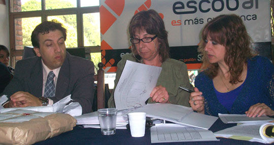 Walter Blanco (Jefe de Gabinete), Mirta Zapiola (Directora de Compras) y Karina Centioni (Secretaria de Hacienda).