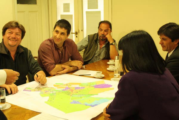 Sosa, Celle y Turzi, en la reunión con Cabrera y con el nuevo mapa de Escobar sobre la mesa.