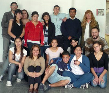 imagen Docentes y alumnos de la ESB N° 31.