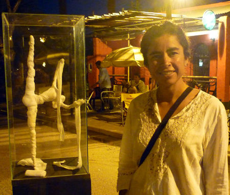 La escultora Rita Maneyro presentó sus obras en la peatonal de Maschwitz.
