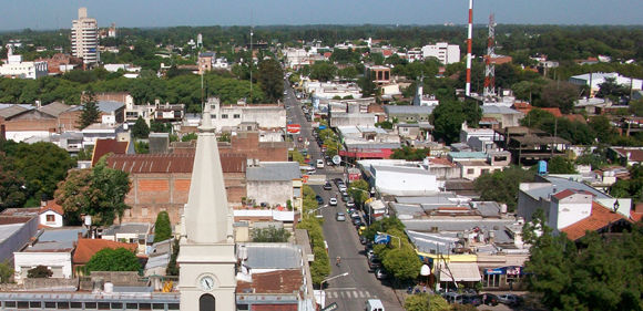 En 1877, Tapia de Cruz remató las tierras que luego conformarían el centro de la actual ciudad.