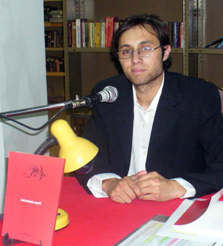 imagen Mattos presentó su libro en la biblioteca Illia.