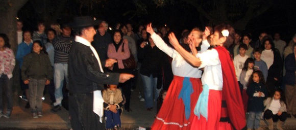 La calle Asborno volvió a convertirse en pista de baile en la última peatonal.