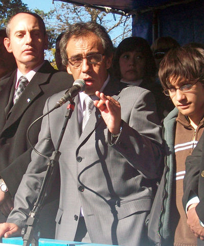 ampliar imagen El Intendente, en Matheu, volvió a mostrarse acompañado por su hijo en el palco.