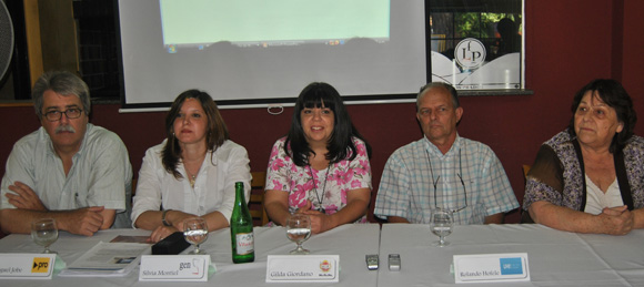 Miguel Jobe (PRO), Silvia Montiel (GEN), Gilda Giordano (UCR Morena), Rolando Hofele (UVE) y Aída Holtz (Coalición Cívica ARI).
