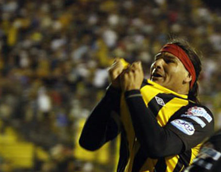 El goleador seguirá en el club de sus amores, en el Nacional B.