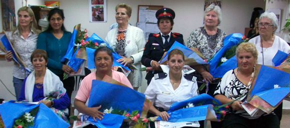 Juntas, las diez mujeres distinguidas por la Mesa Redonda Panamericana de Escobar.