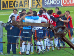Armenio ya superó a San Telmo y festeja. Había arrancado la temporada con el peor promedio de la divisional.