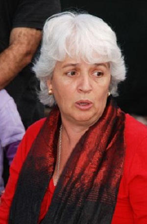 Isabel Aubone inició su campaña con reuniones en distintos barrios.