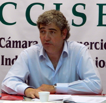 González le pidió compromiso a la nueva comisión.
