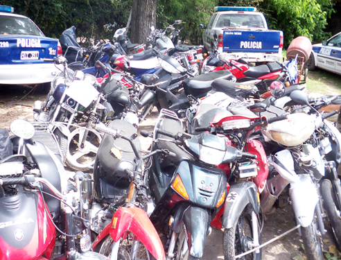 Los dueños de las motos deberán pagar una multa en el Juzgado de Faltas para recuperarlas.