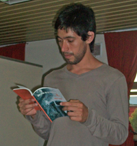 De Lorenzo presentó Relatos en la oscuridad.