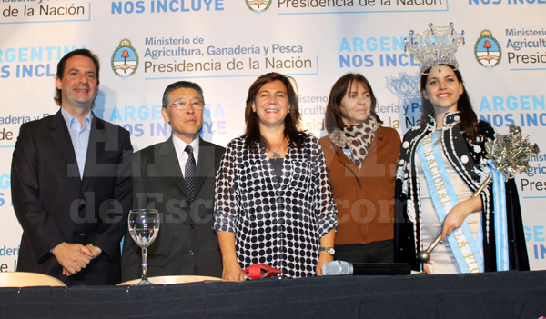 Sujarchuk, Hirose, Bilbao, Bullrich y Moscatello encabezaron el lanzamiento de la Fiesta de la Flor en Tecnópolis.