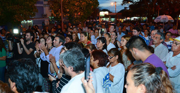 Cientos de militantes que se acercaron a la inauguración del local, ubicado en Nazarre 108.