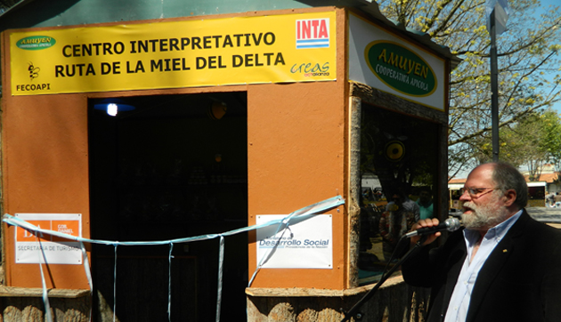 Apertura. El director de la región Norte del INTA, Daniel Somma, estuvo al frente del acto oficial en la plaza de la estación.