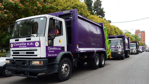 Reluciente. Asi se mostró la flamante flota de camiones para recolectar la basura domiciliaria del distrito.