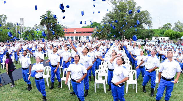 egreso-policia-local-home-adentro1