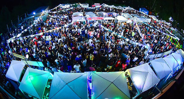 Cerveza y aire libre. Una multitud se acercó el último viernes y sábado al festival realizado en Maschwitz.