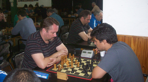 Dolezal tricampeón home-adentro1